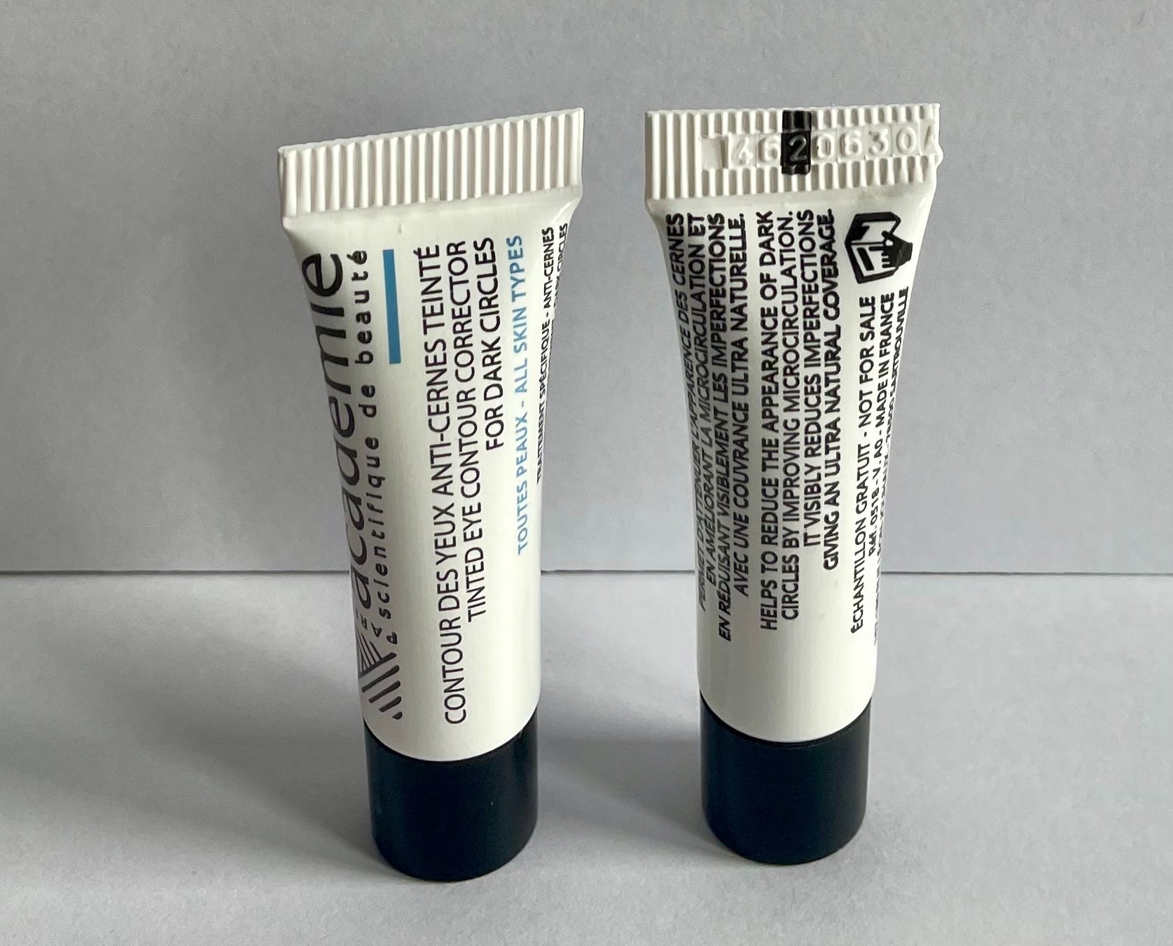 TINTED EYE CONTOUR CORRECTOR FOR DARK CIRCLES 3 ml prøve