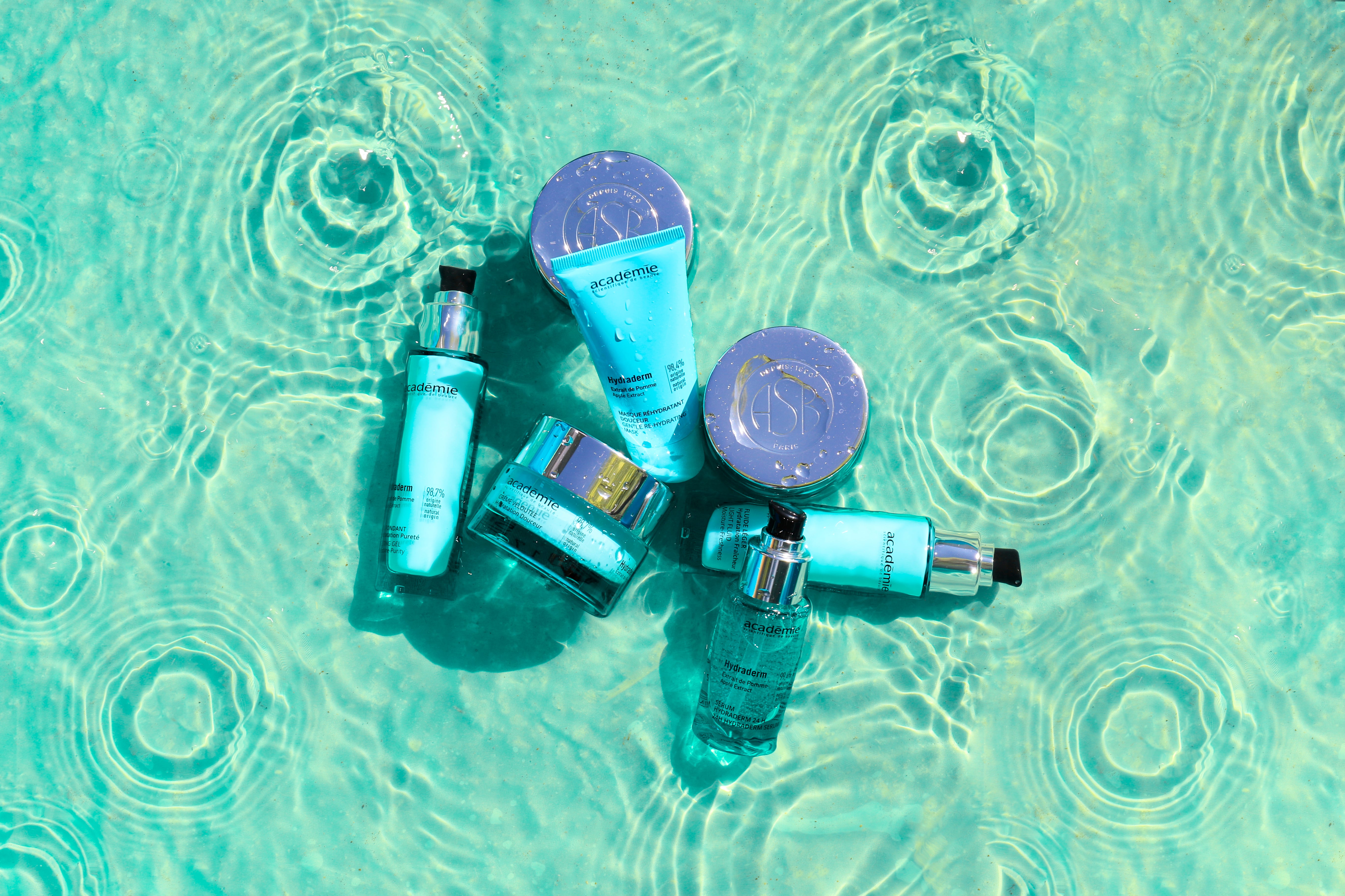 <p><em>Kontakt os</em></p>