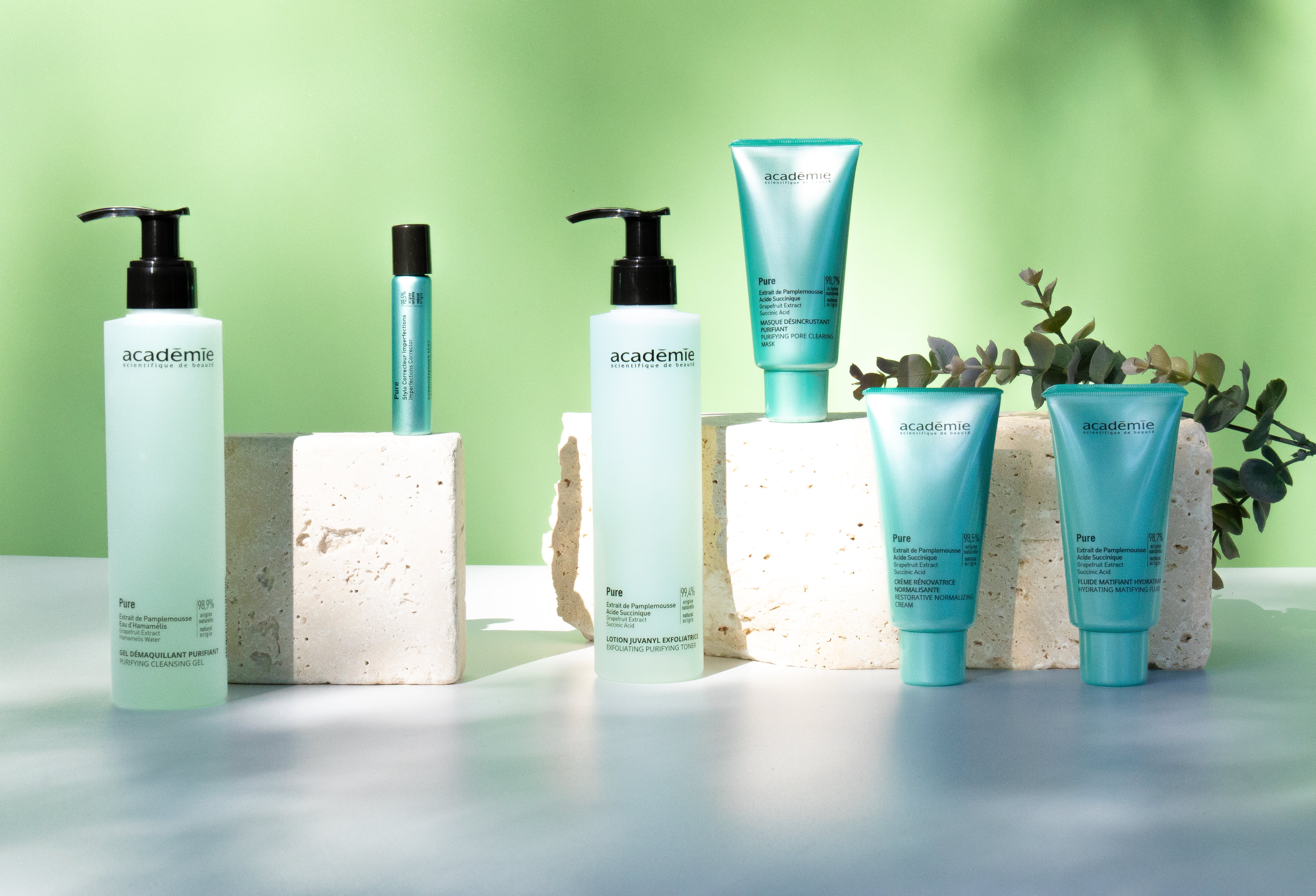 <p><em>Kun professionelle<br/>hudplejeprodukter</em></p>